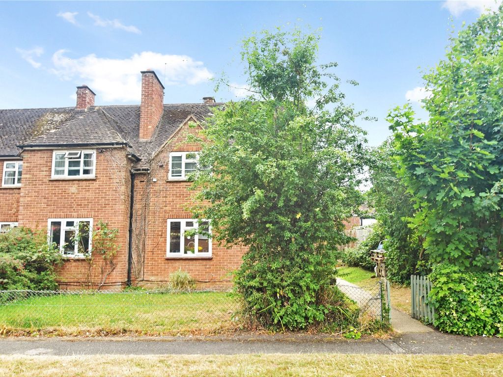 2 bed for sale in Roundwood Road, Amersham, Buckinghamshire