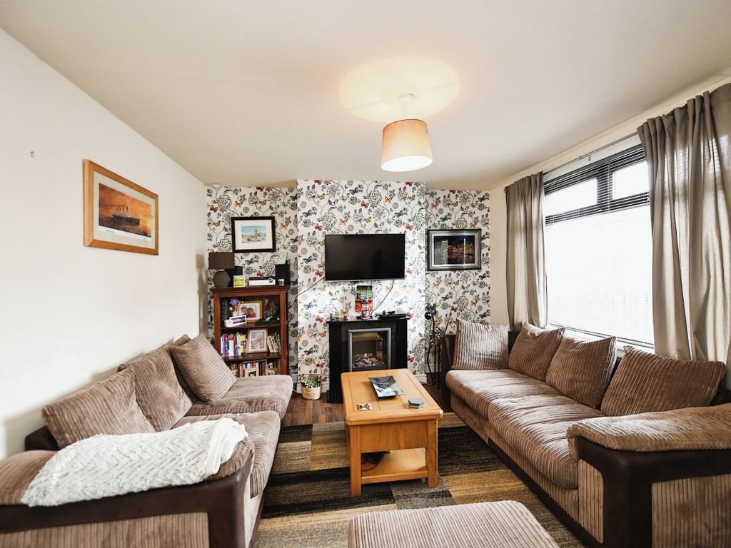 3 bed semidetached house for sale in Burnton Place, New Cumnock KA18