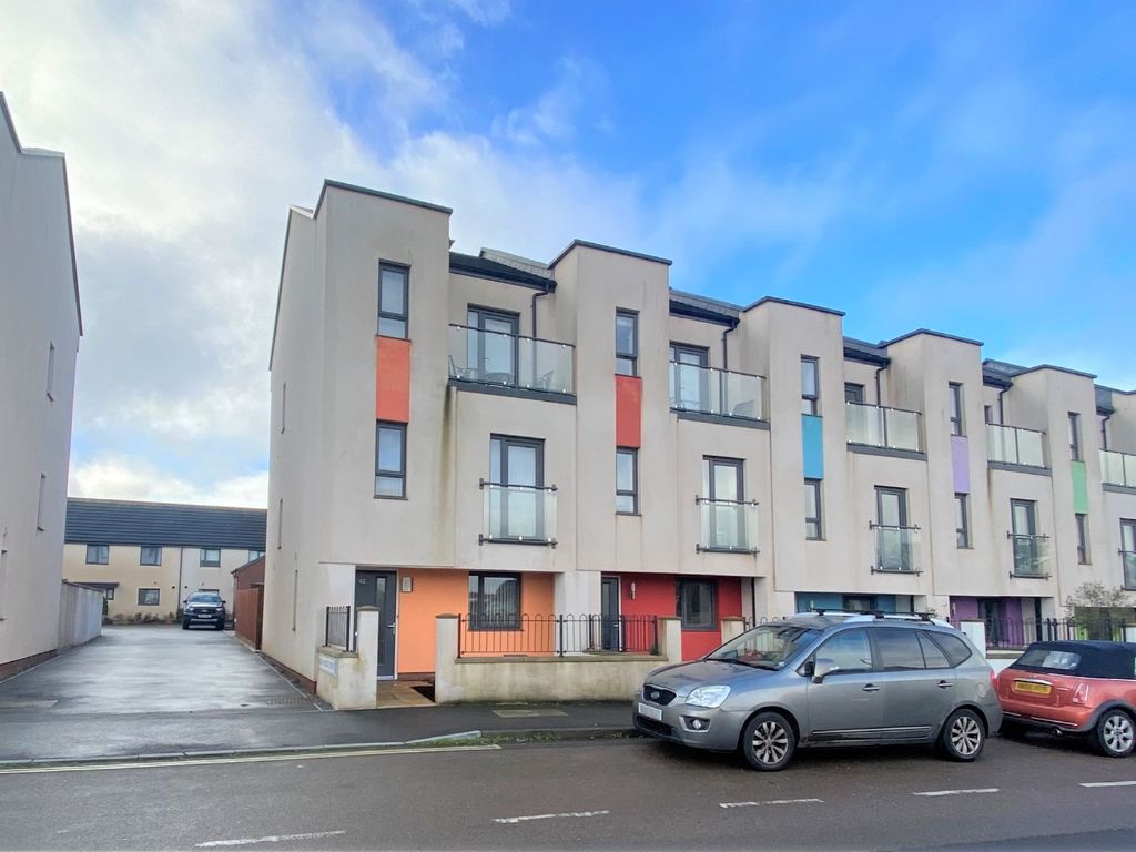 4 bed end terrace house for sale in White Rock Way, Paignton TQ4 Zoopla