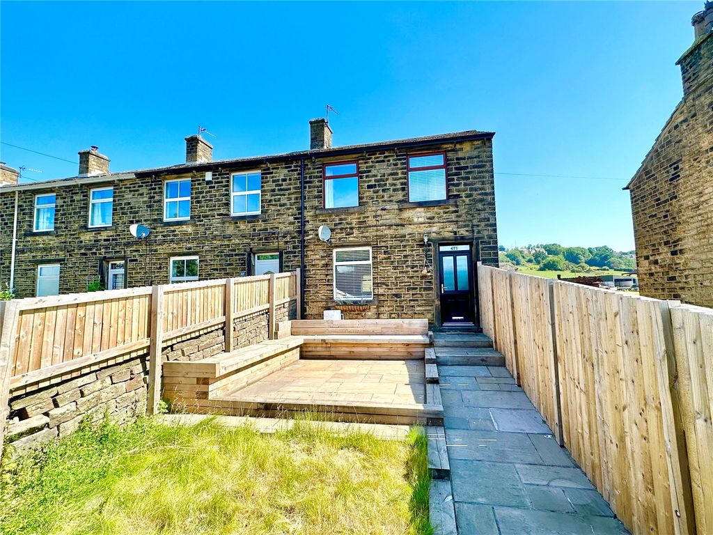 2 bed end terrace house to rent in Penistone Road, Shelley, Huddersfield, West Yorkshire HD8