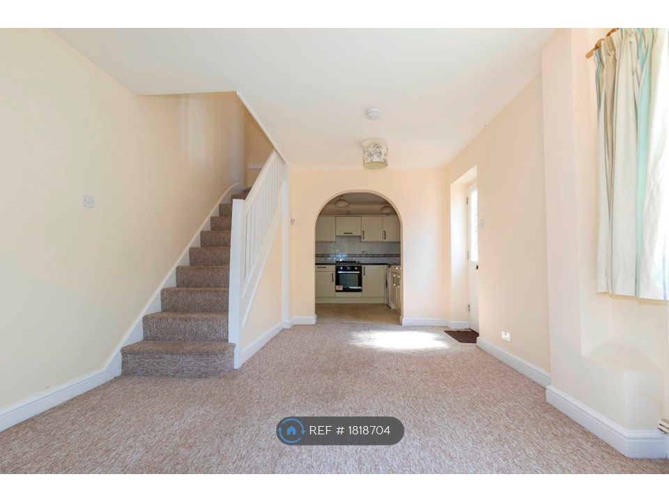 2 bed flat to rent in Cheapside, Langport TA10, £640 pcm Zoopla