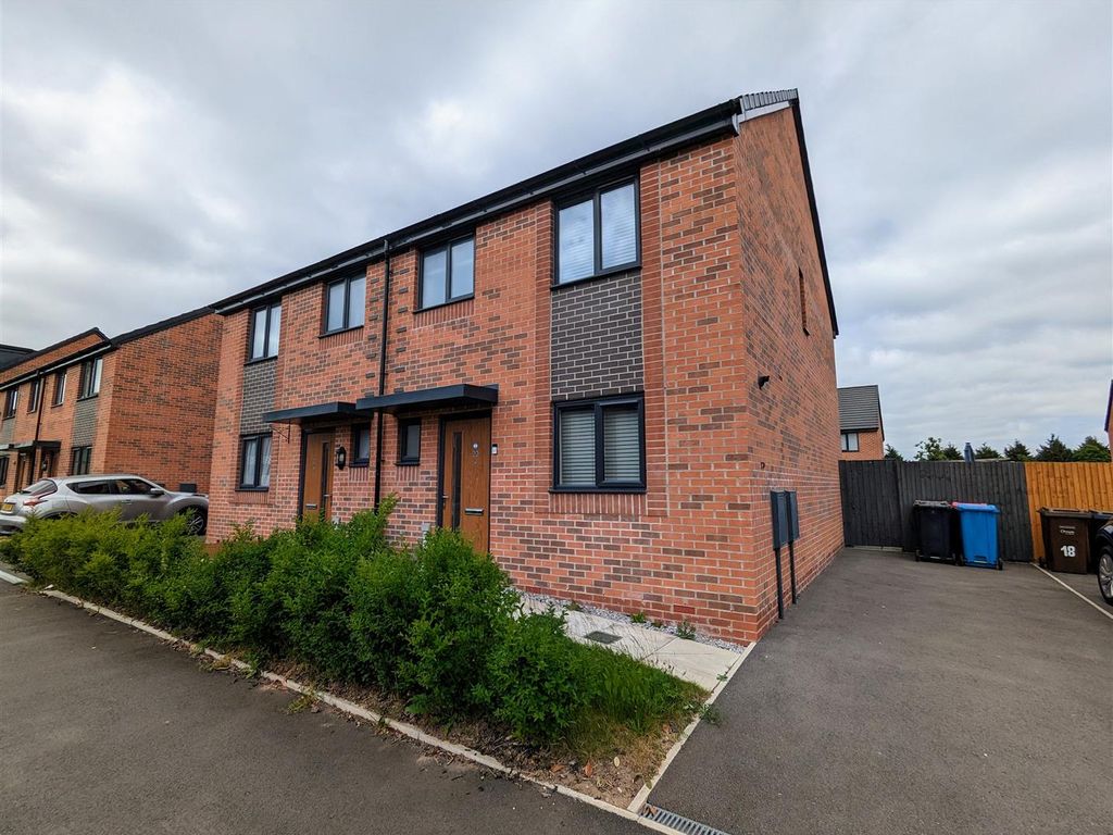 3 bed semidetached house to rent in Blossom Way, Salford M6 Zoopla