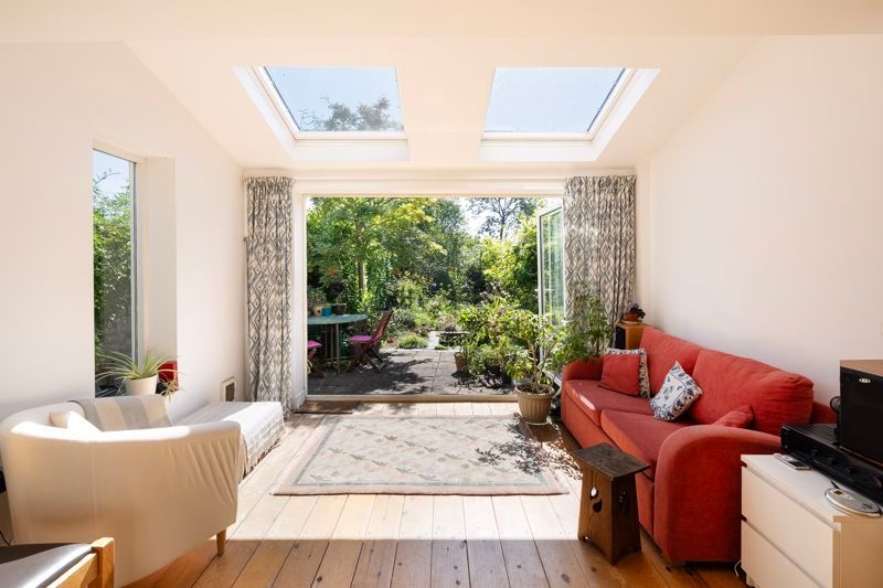 3 bed semidetached house for sale in Egerton Road, Bristol