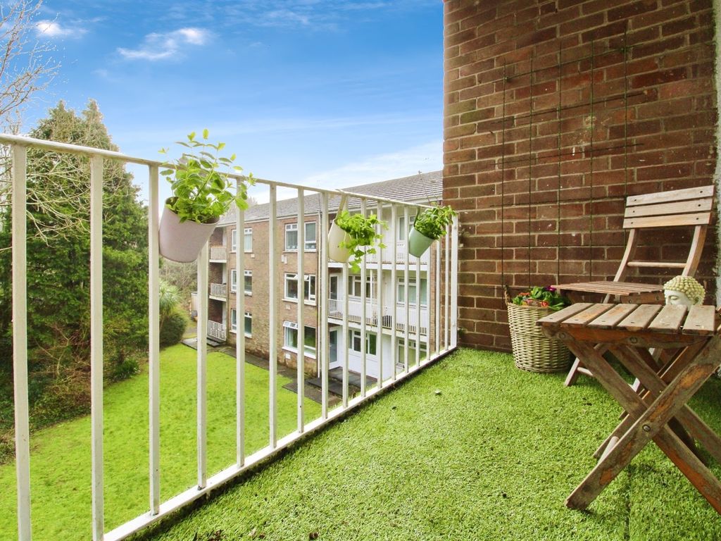 2 bed flat for sale in Heol Pentwyn, Cardiff CF14, £175,000 Zoopla