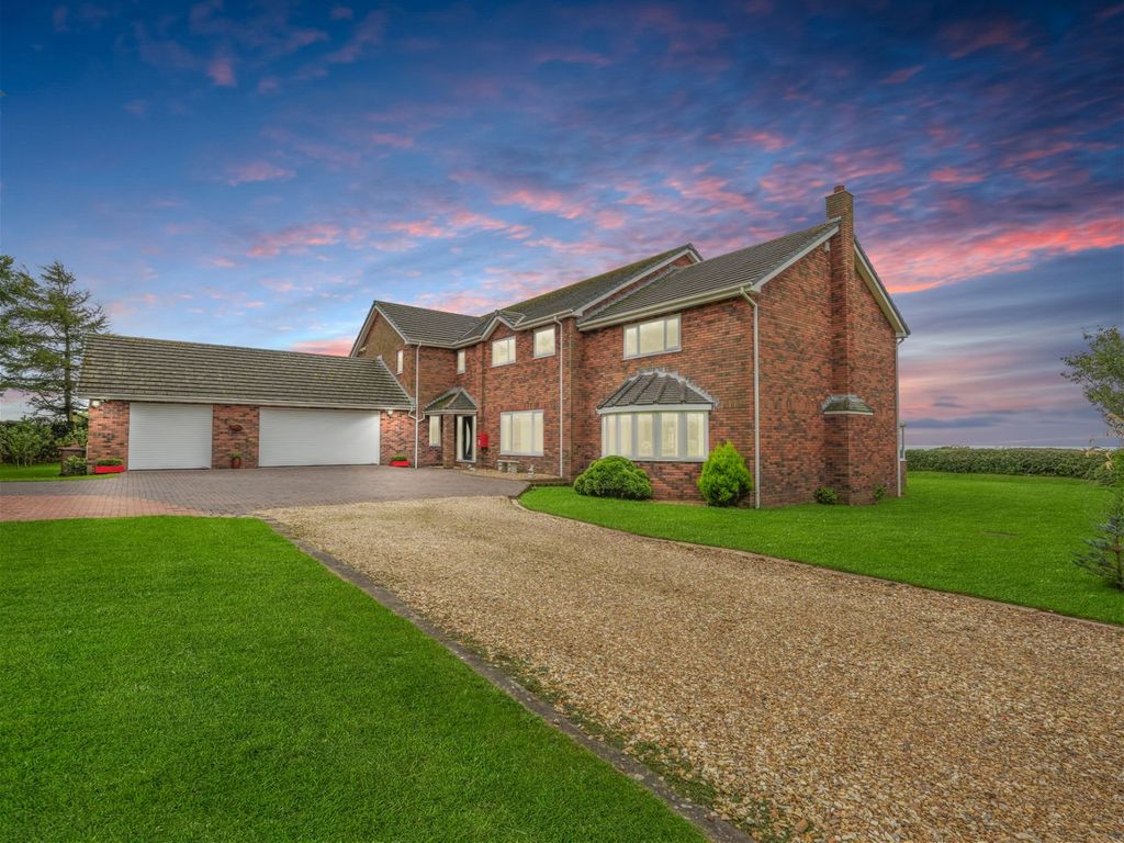 5 bed detached house for sale in Thorntrees Drive, Thornhill, Egremont