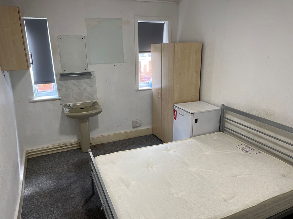 Studio to rent in Gayton Road, Harrow HA1, £737 pcm Zoopla