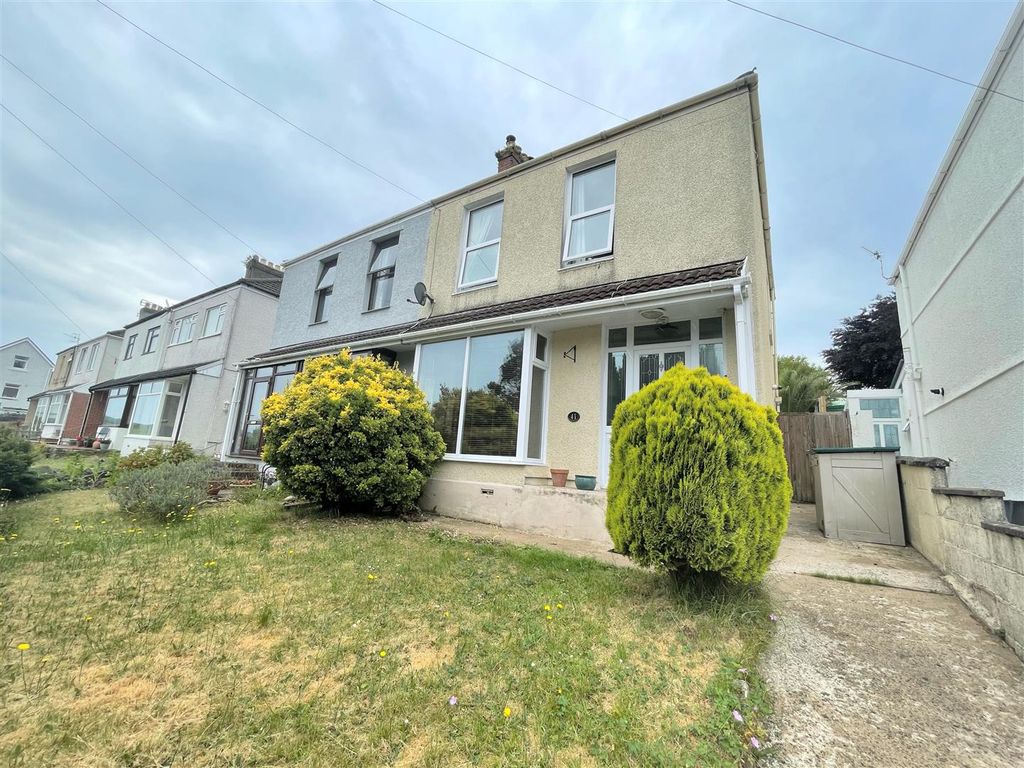 3 bed semidetached house for sale in West Cross Avenue, West Cross