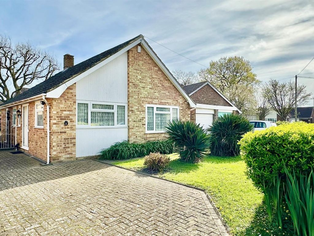 2 bed detached bungalow for sale in The Glades, BexhillOnSea TN40, £