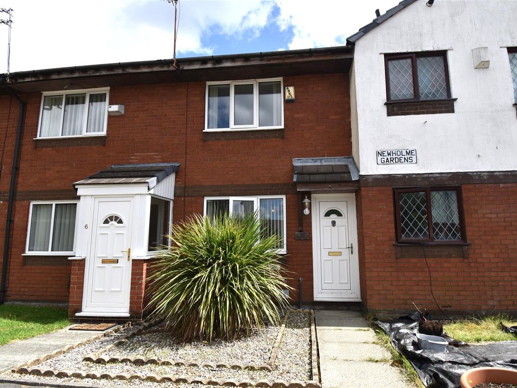 2 bed property to rent in Newholme Gardens, Worsley, Manchester M28
