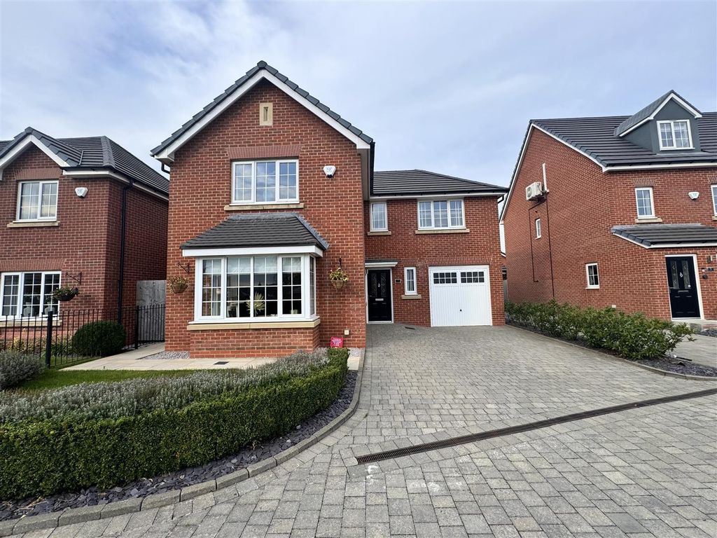 New home, 4 bed detached house for sale in Herdwick Avenue, Thornton