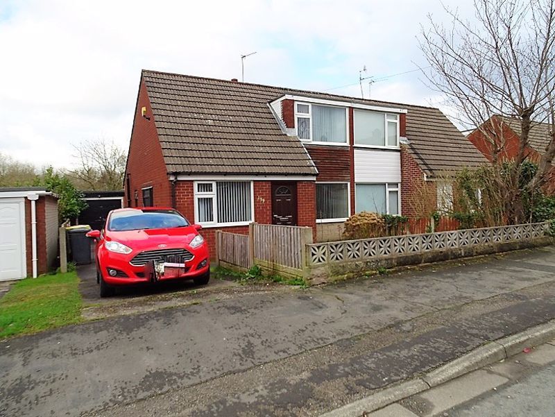 3 bed semidetached bungalow for sale in West Park Avenue, AshtonOn