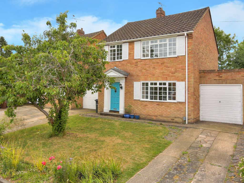 3 bed detached house to rent in Overstone Road, Harpenden, Herts AL5