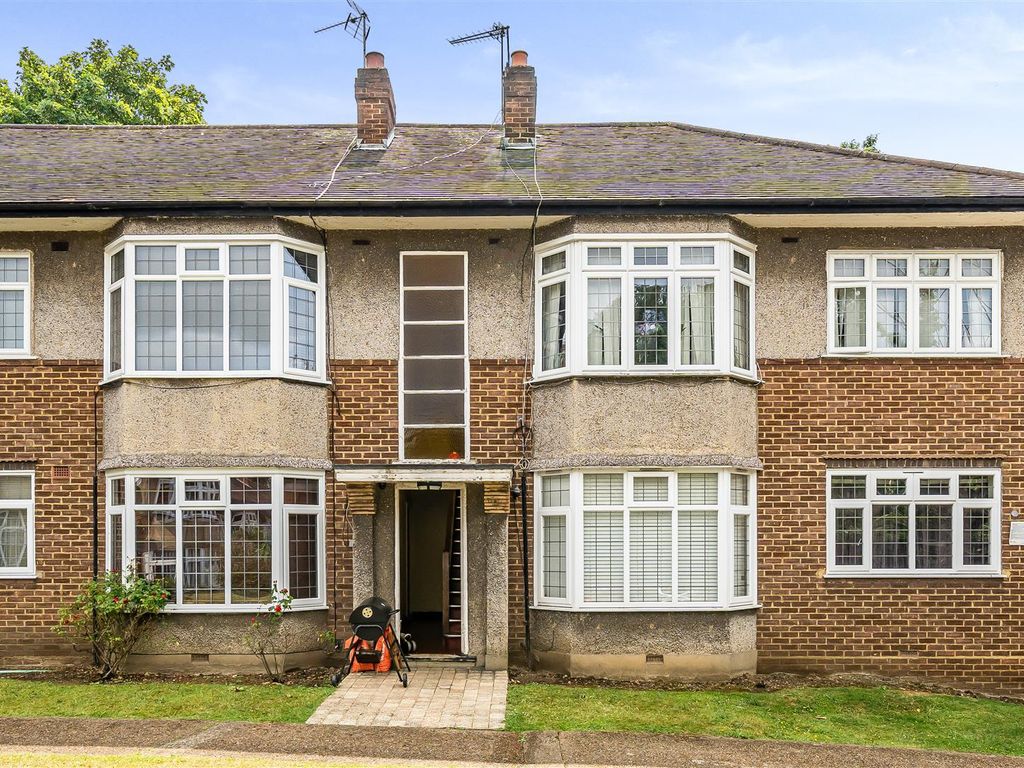2 bed flat for sale in Surbiton Hill Road, Surbiton KT6 Zoopla