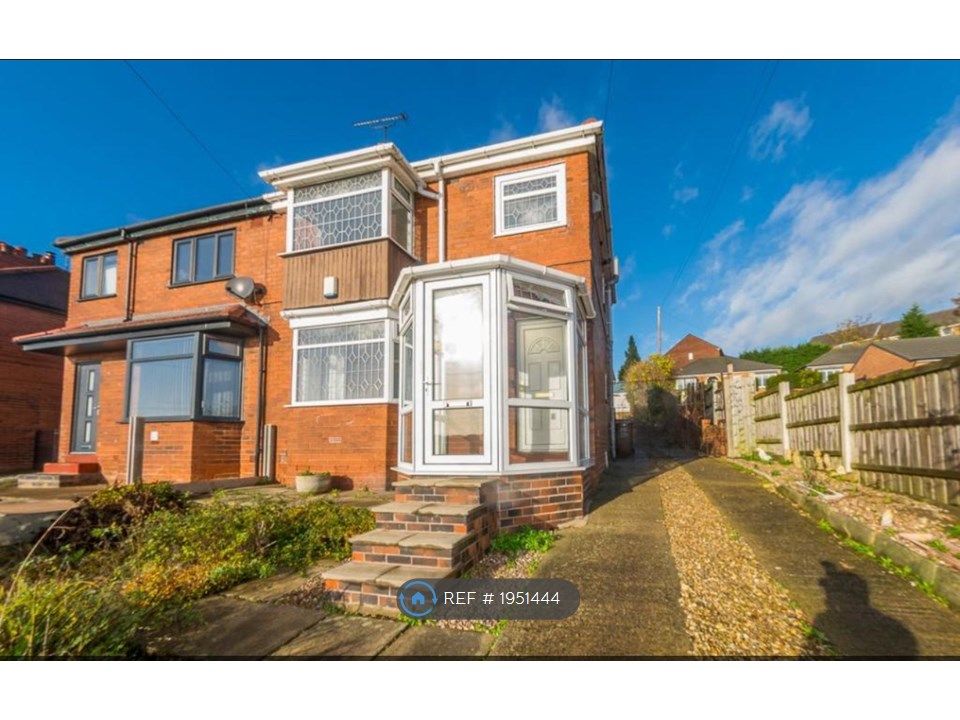 3 bed semidetached house to rent in Park View, Castleford WF10, £1,000