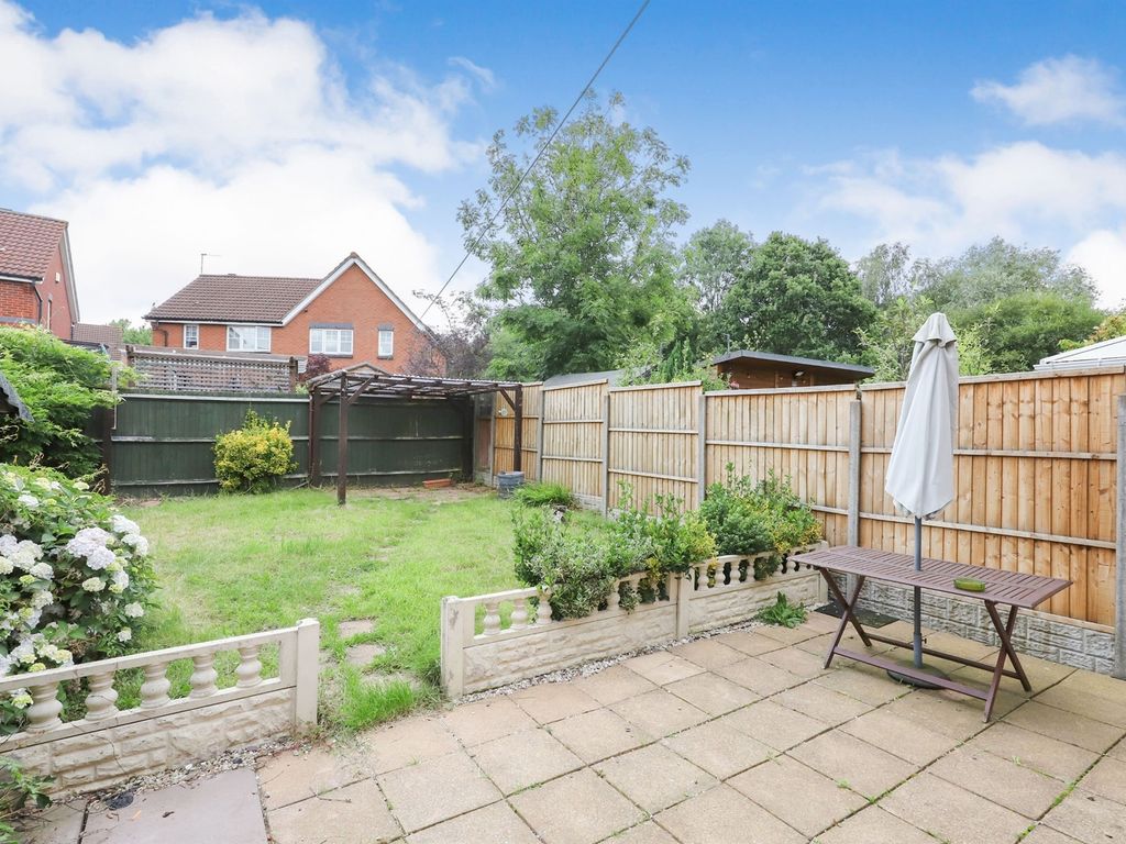 3 bed semidetached house for sale in Flavell Avenue, Coseley, Bilston