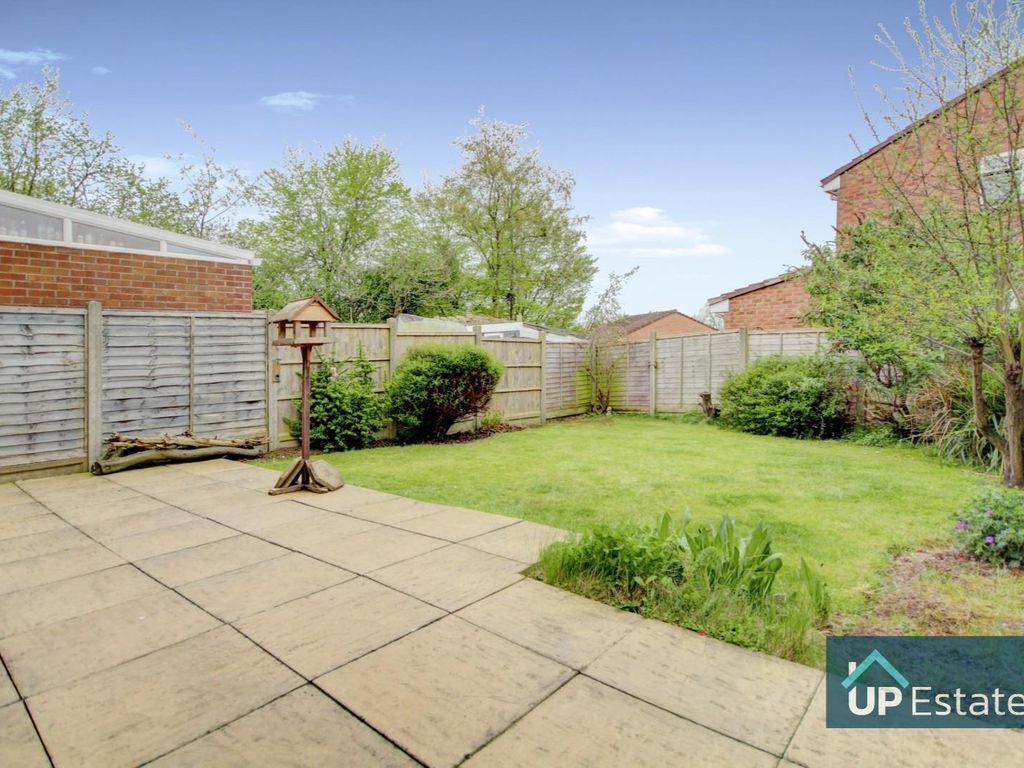 3 bed semidetached house for sale in Chaucer Drive, Galley Common