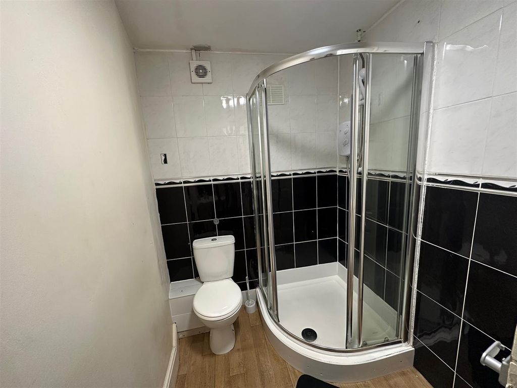 Room to rent in Seabank Road, Rhyl LL18 Zoopla