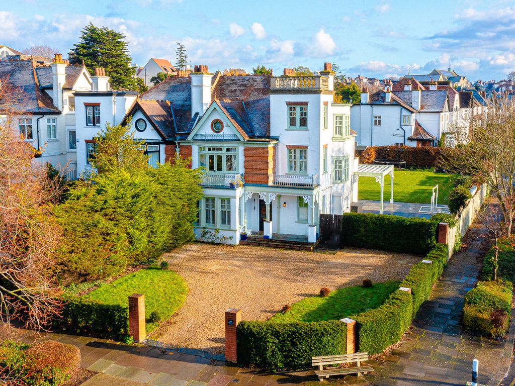 6 bed detached house for sale in Chalkwell Avenue, WestcliffOnSea SS0