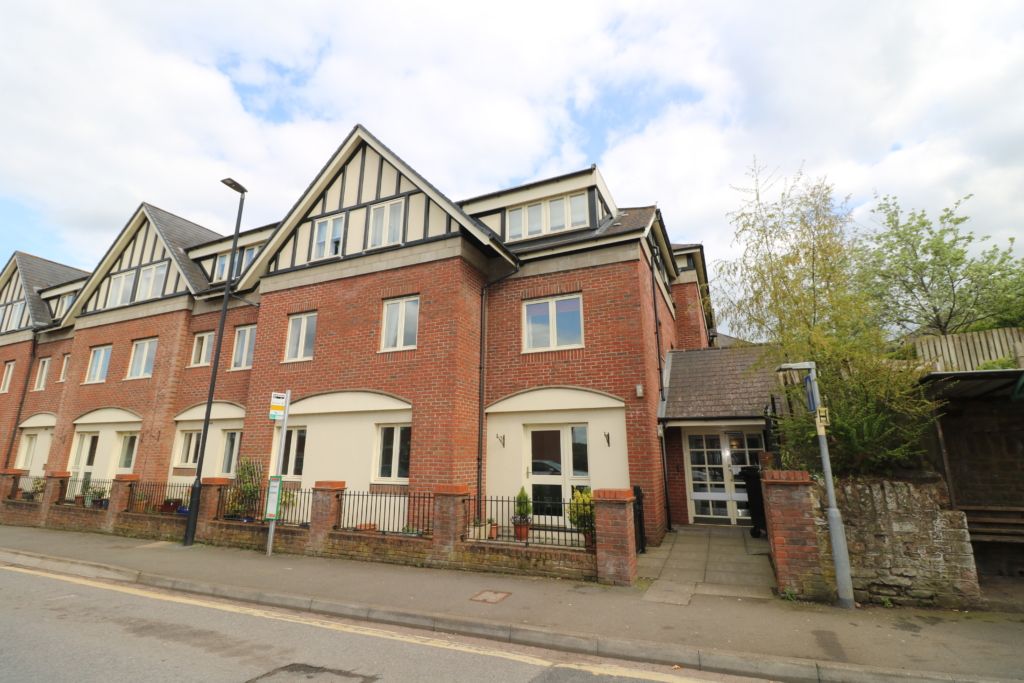 2 bed flat for sale in Gloucester Road, RossOnWye HR9, £119,500 Zoopla