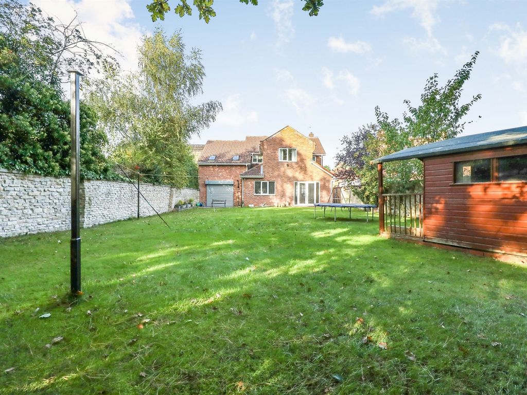 6 bed detached house for sale in Ingham Road, Bawtry, Doncaster DN10