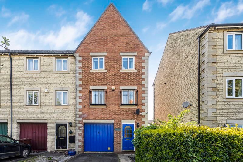 3 bed end terrace house for sale in Lucerne Avenue, Bicester OX26 Zoopla
