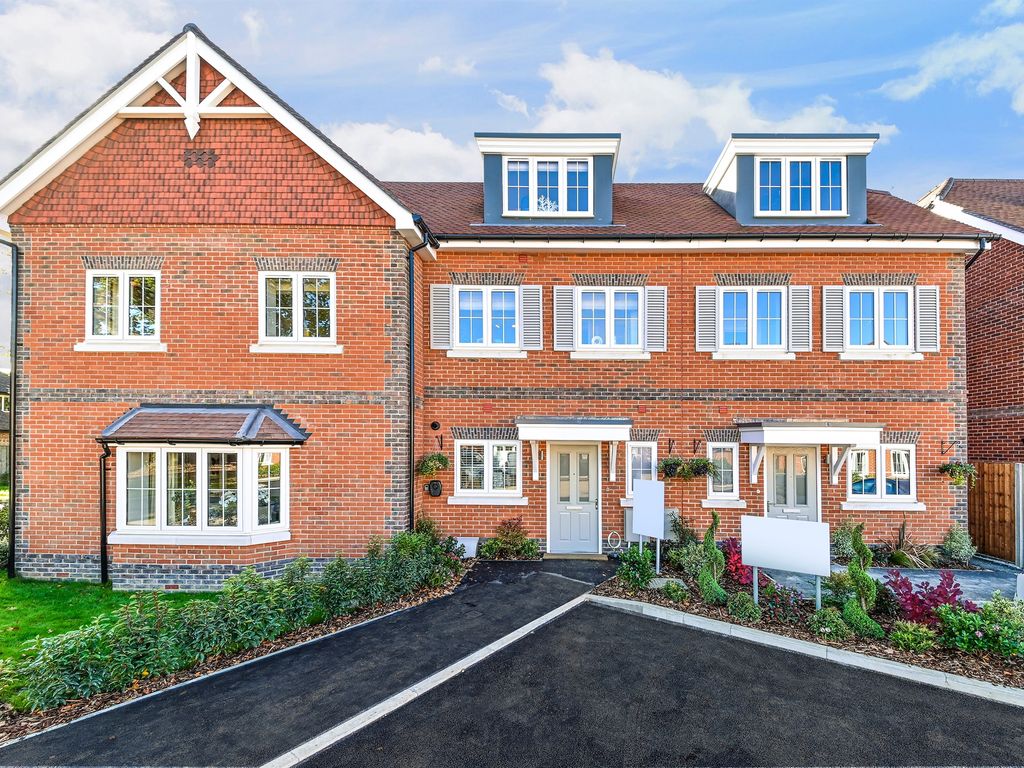 New home, 3 bed terraced house for sale in Whyteleafe Road, Caterham