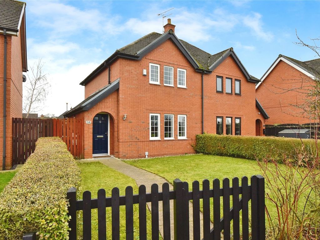 3 bed semidetached house for sale in Carter Close, Nantwich, Cheshire