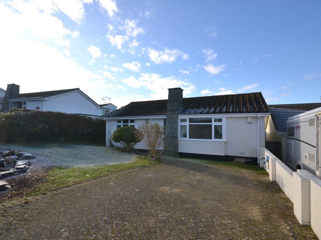 3 bed bungalow to rent in Bodrigan Road, Looe, Cornwall PL13, £925 pcm