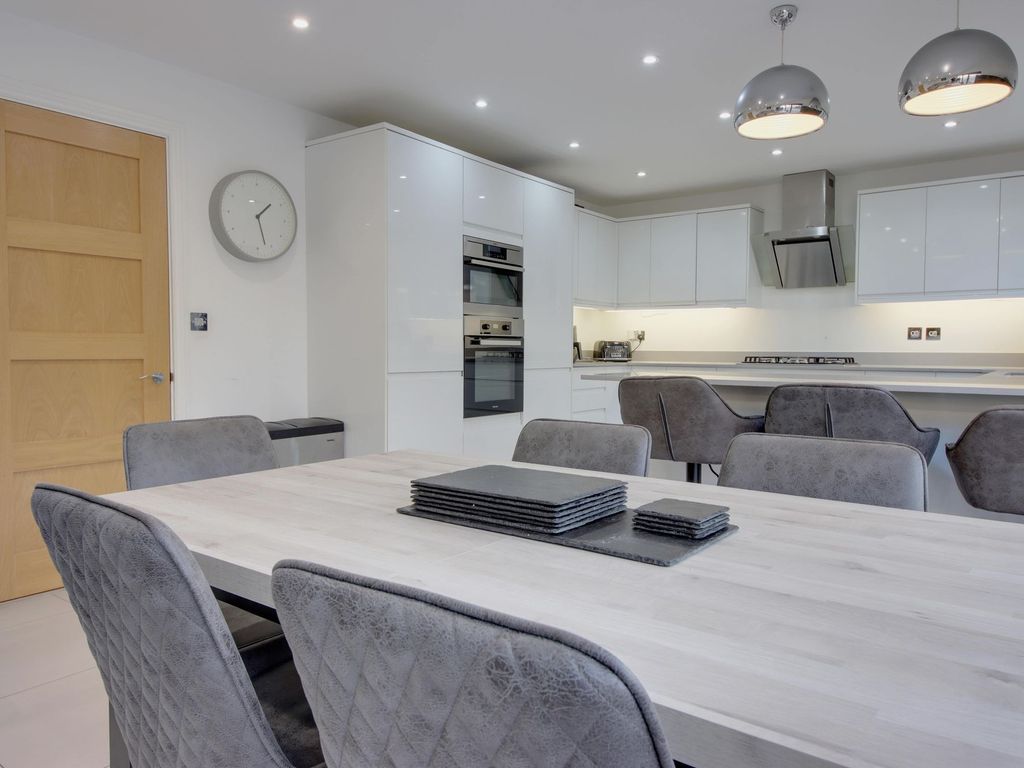 4 bed detached house for sale in Sutcliffe Close, Bushey WD23, £825,000