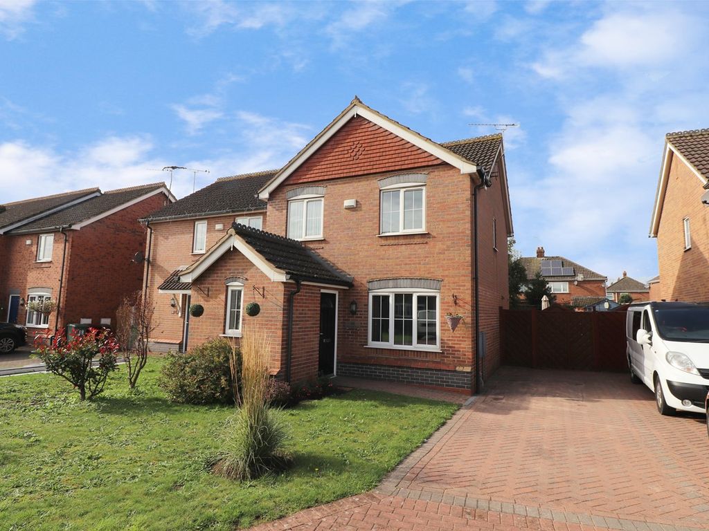 3 bed semidetached house for sale in Coverdale Road, Scunthorpe DN16