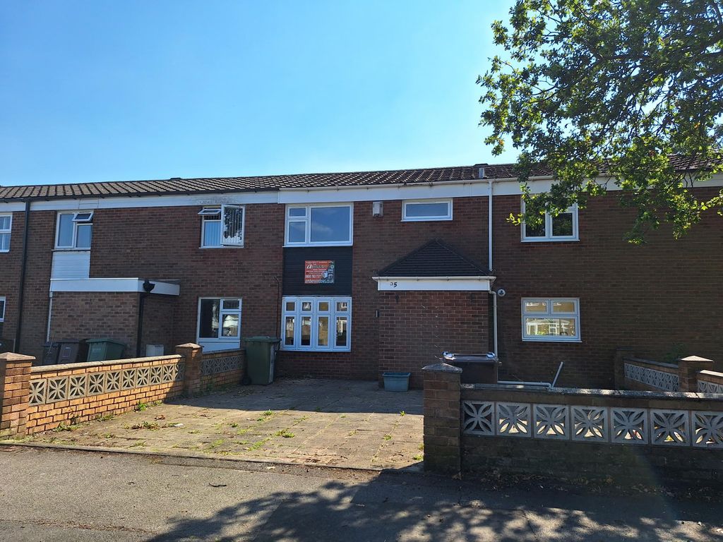 4 bed terraced house to rent in Helmswood Drive, West Midlands B37, £