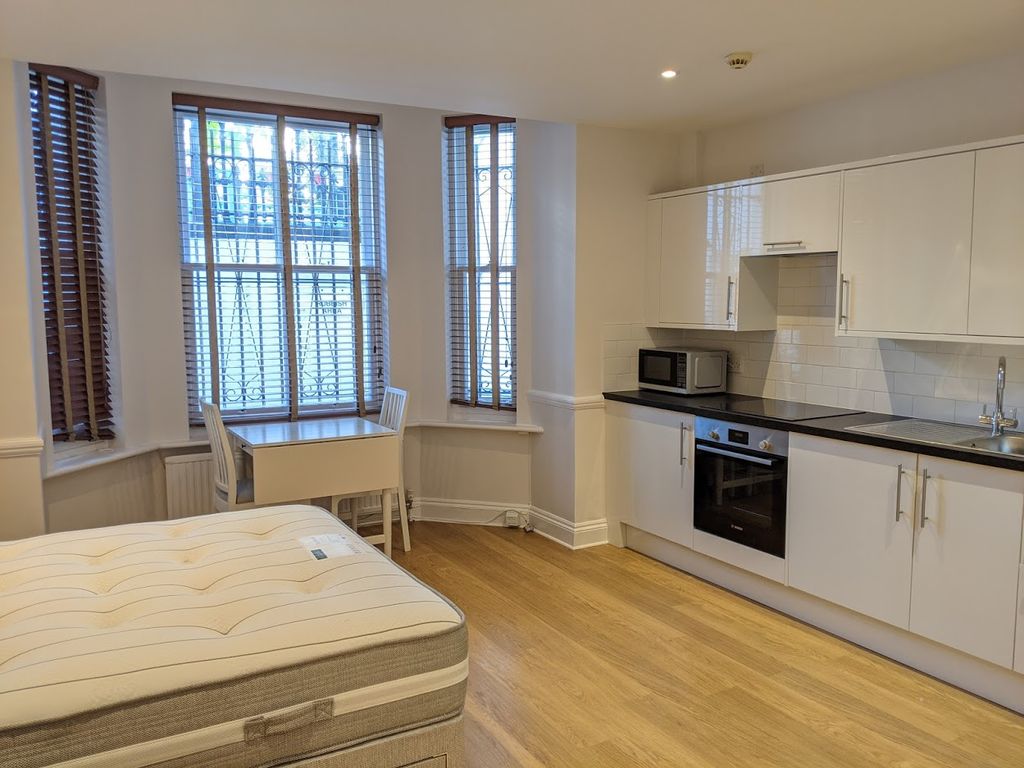 Studio to rent in Kensington, London W8, £1,452 pcm Zoopla