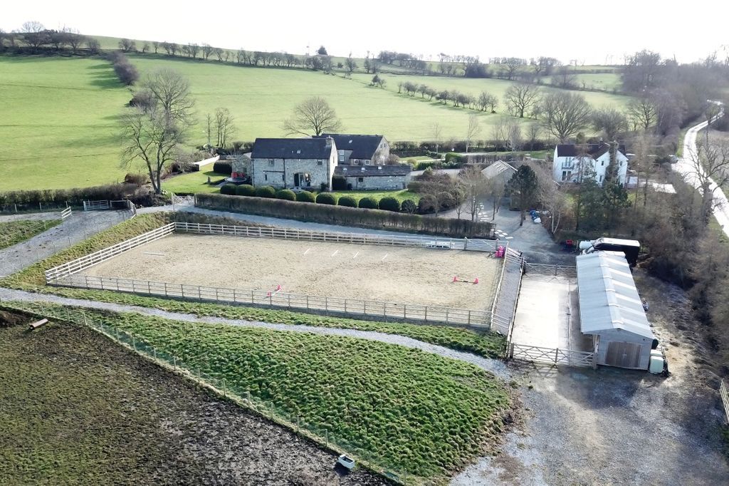 5 bed country house for sale in Walton Head Lane, Kirkby Overblow