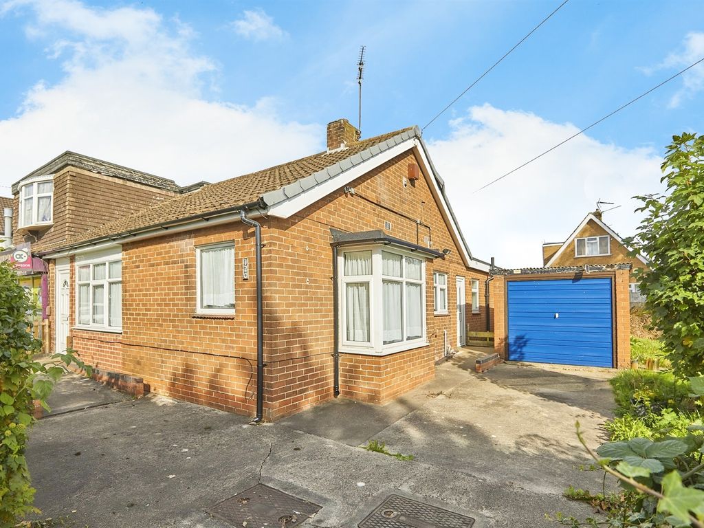2 bed semidetached bungalow for sale in Vicarage Road, Mickleover