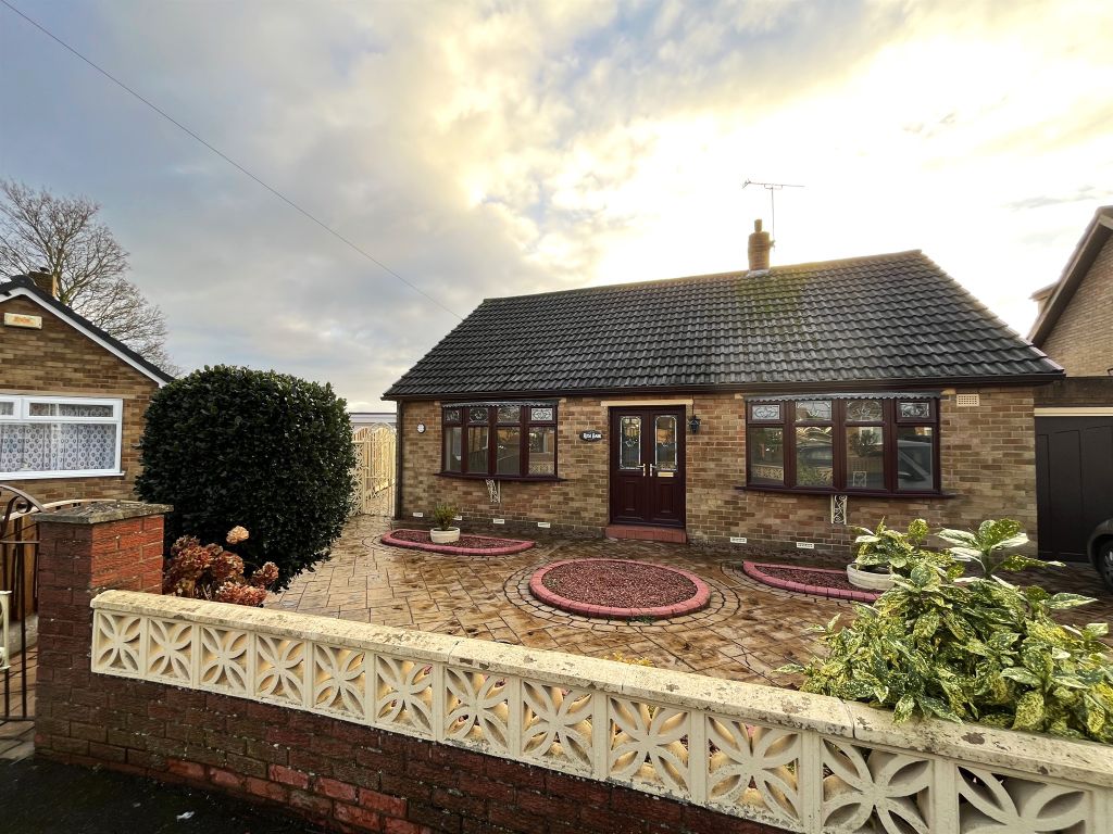 2 bed detached bungalow for sale in The Boulevard, Edenthorpe