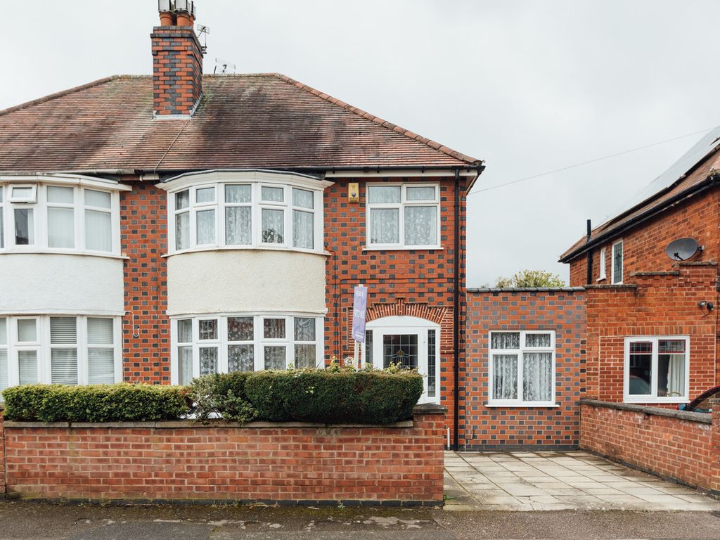 3 bed semidetached house for sale in Parkstone Road, Humberstone LE5