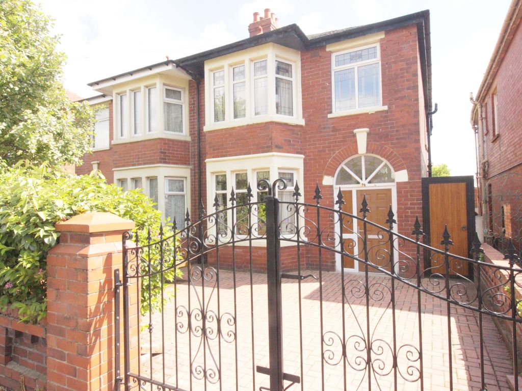 3 bed semidetached house for sale in Pedders Lane, Blackpool FY4 Zoopla