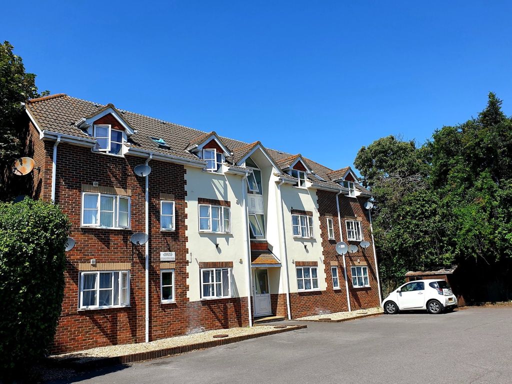 1 bed flat to rent in Millbrook Road East, Southampton SO15, £825 pcm