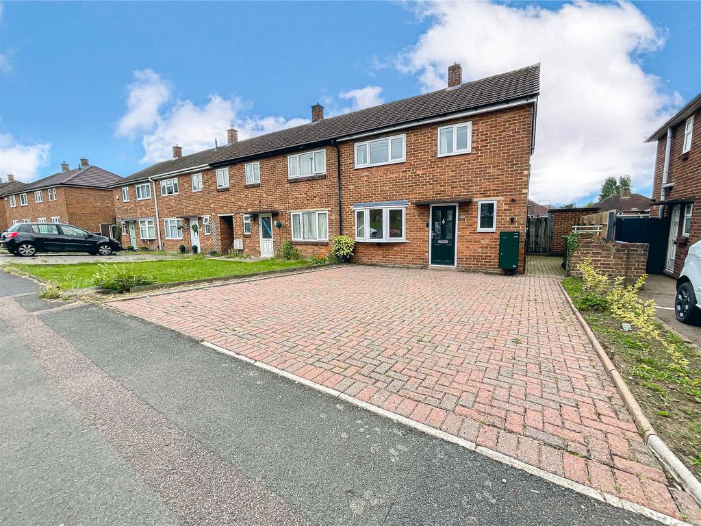 2 bed end terrace house for sale in Queens Way, Tamworth, Staffordshire B79, £180,000 Zoopla