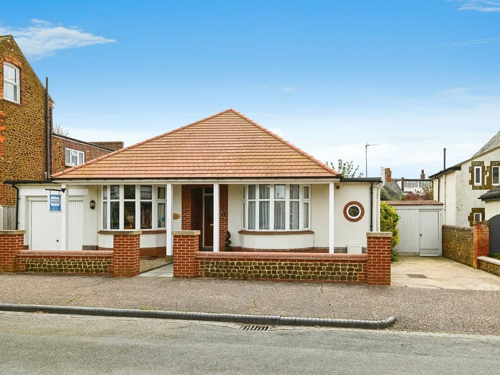 5 bed detached bungalow for sale in Austin Street, Hunstanton PE36, £