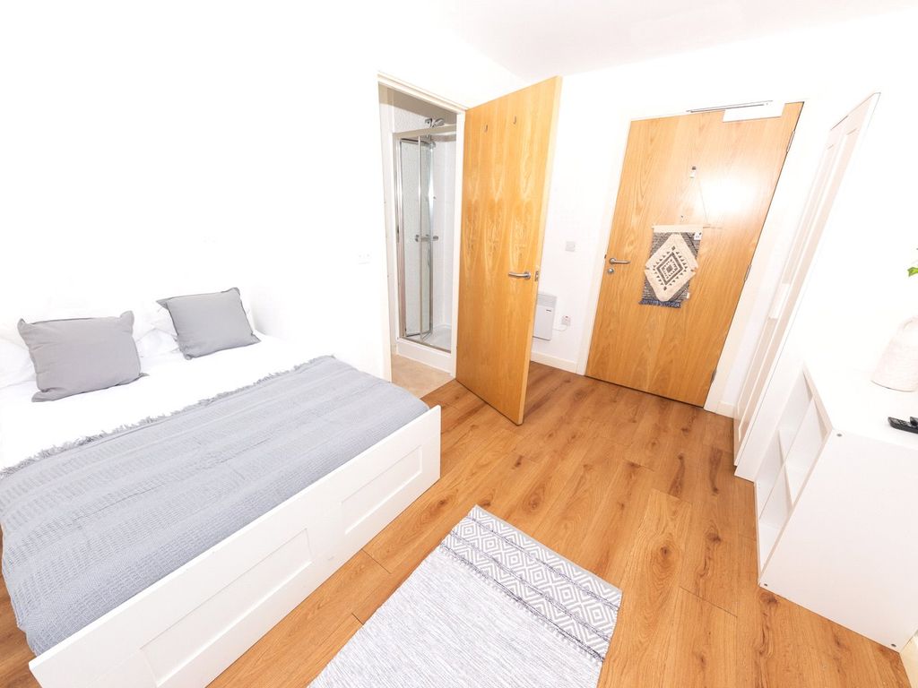 3 bed flat to rent in The Edge, 2 Seymour St, Liverpool L3, £585 pcm