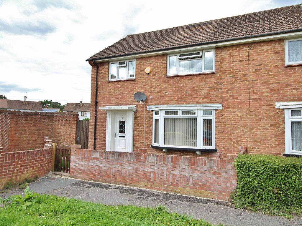 3 bed semidetached house for sale in Weyhill Close, Havant PO9 Zoopla