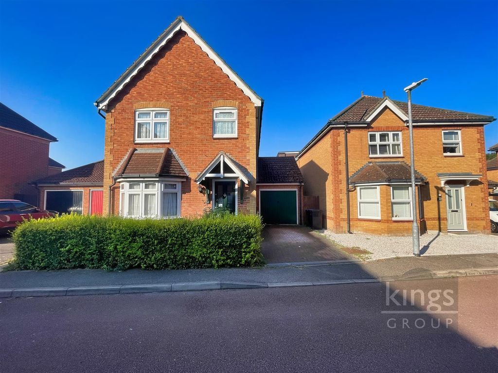 3 bed detached house for sale in Chelsea Gardens, Church Langley