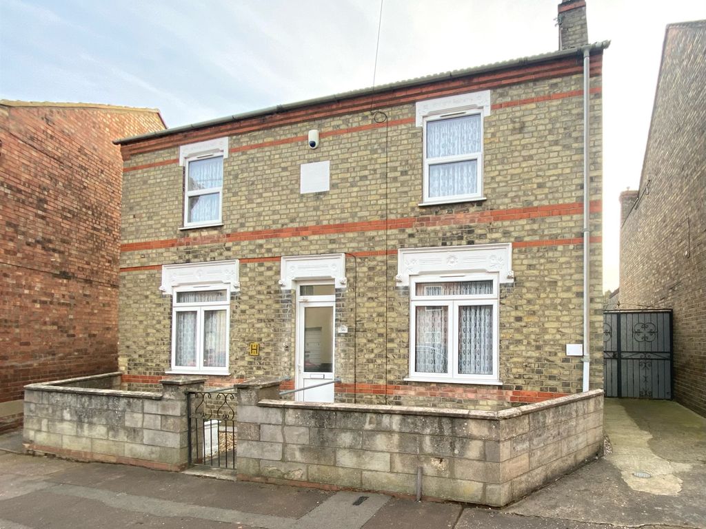 3 bed detached house for sale in Jubilee Street, Peterborough PE2, £