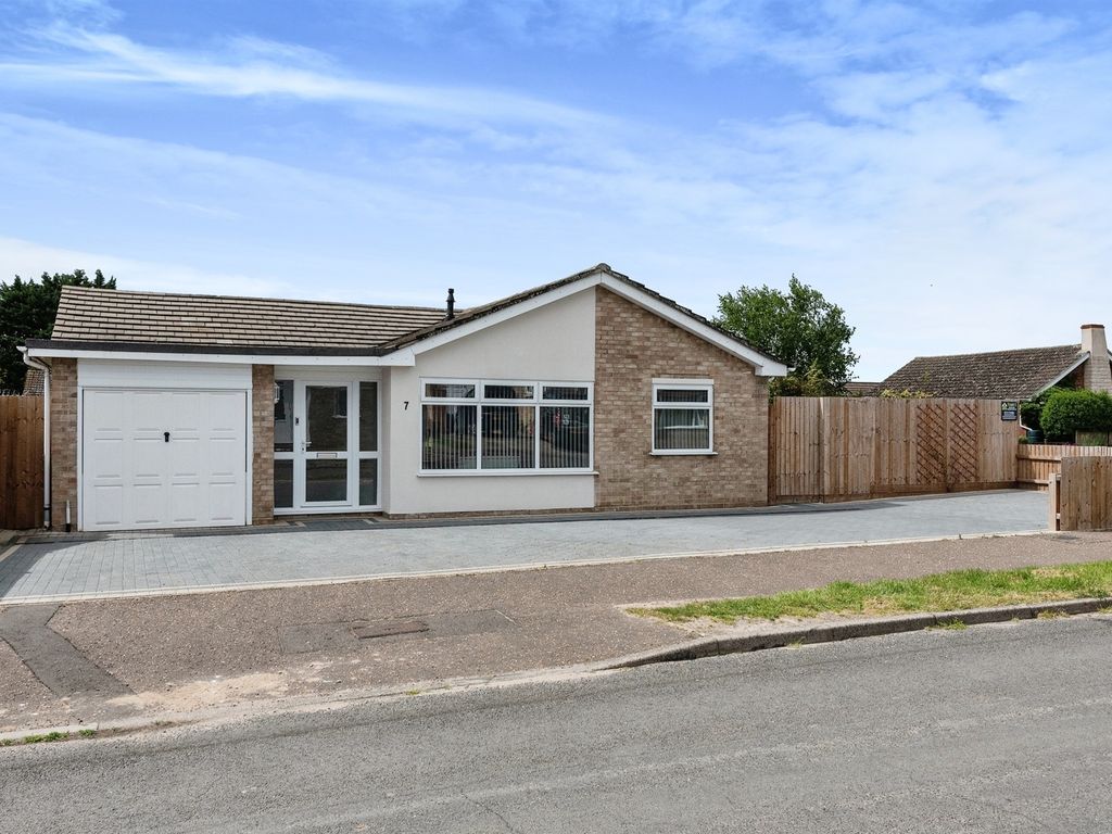 4 bed detached house for sale in Hamblings Piece, East Harling, Norwich