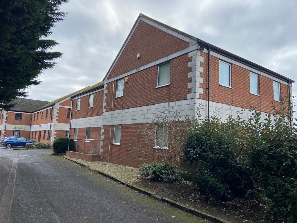 Office to let in Station Lane, Witney OX28, £34,236 pa Zoopla