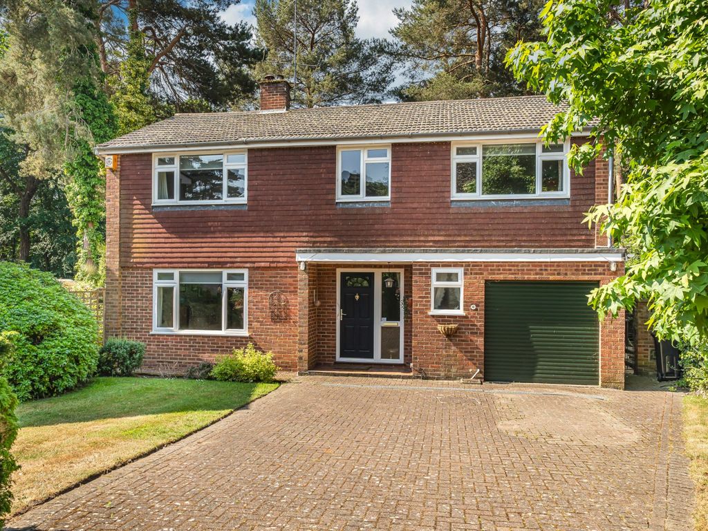4 bed detached house for sale in Woodham, Surrey GU21 Zoopla
