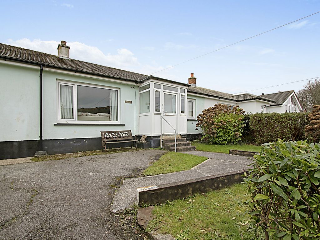 2 bed bungalow for sale in Lanmoor Estate, Lanner, Redruth, Cornwall