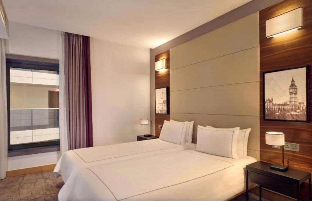 Suite 819, County Hotel SE1  