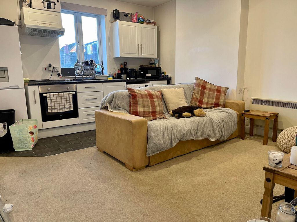 1 bed flat to rent in Park Street, Horsham RH12 Zoopla